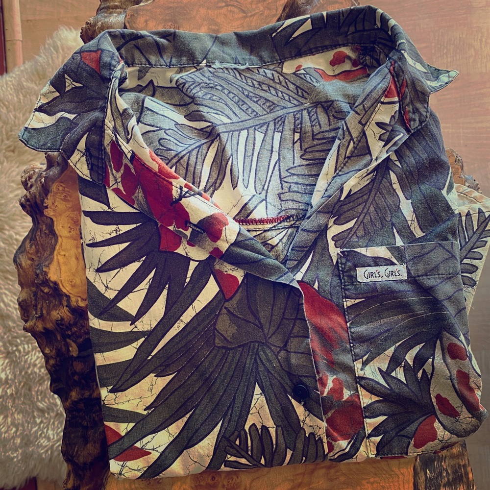 [Gifted] Vintage ‘Girl’s, Girl’s.’ Hawaiian-Print Button-up